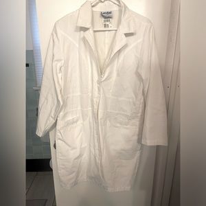 Landau Size 10 Lab Jacket—like new condition